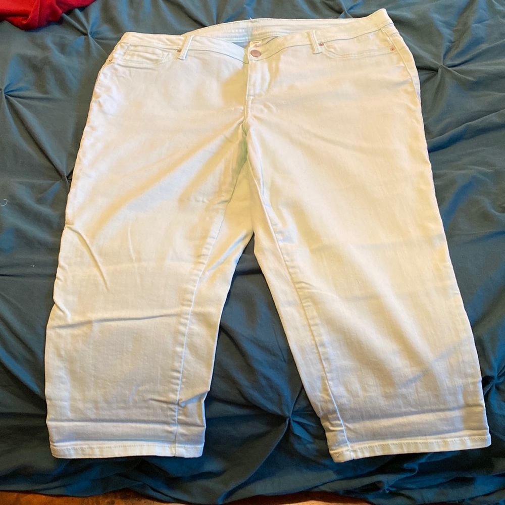 Light blue turquoise capris